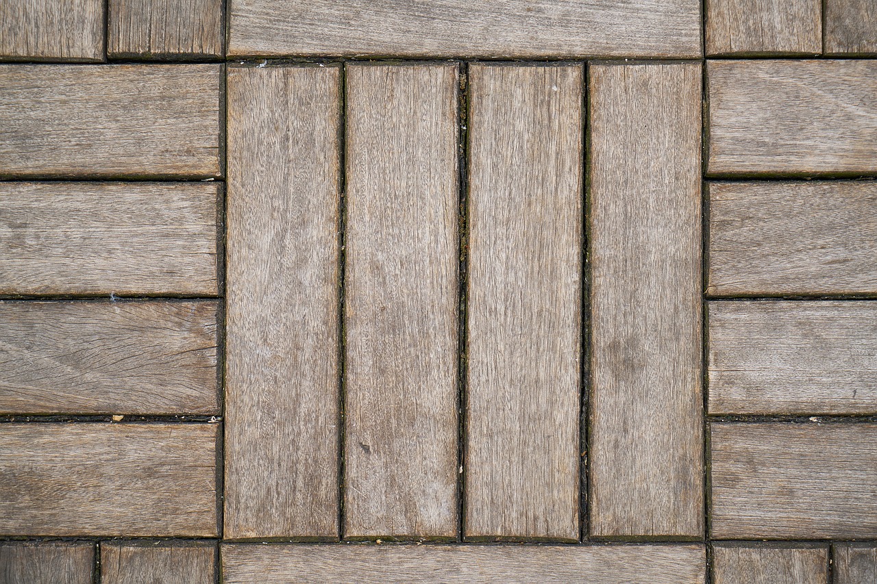 Drewno na lata. Deski drewniane polimerowe – podłogi drewniane i z polimeru Gdańsk